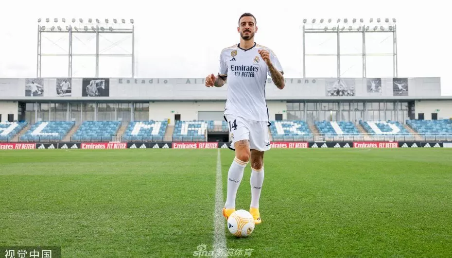 游子归家何塞卢身披皇马战袍正式亮相-第4张图片-康盛风体育资讯官网 - 专业体育赛事报道与运动服饰潮流指南平台