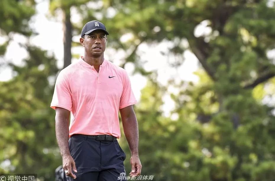 猛虎长啸东湖岸，巡回锦标赛首轮伍兹射鹰登顶-第1张图片-康盛风体育资讯官网 - 专业体育赛事报道与运动服饰潮流指南平台