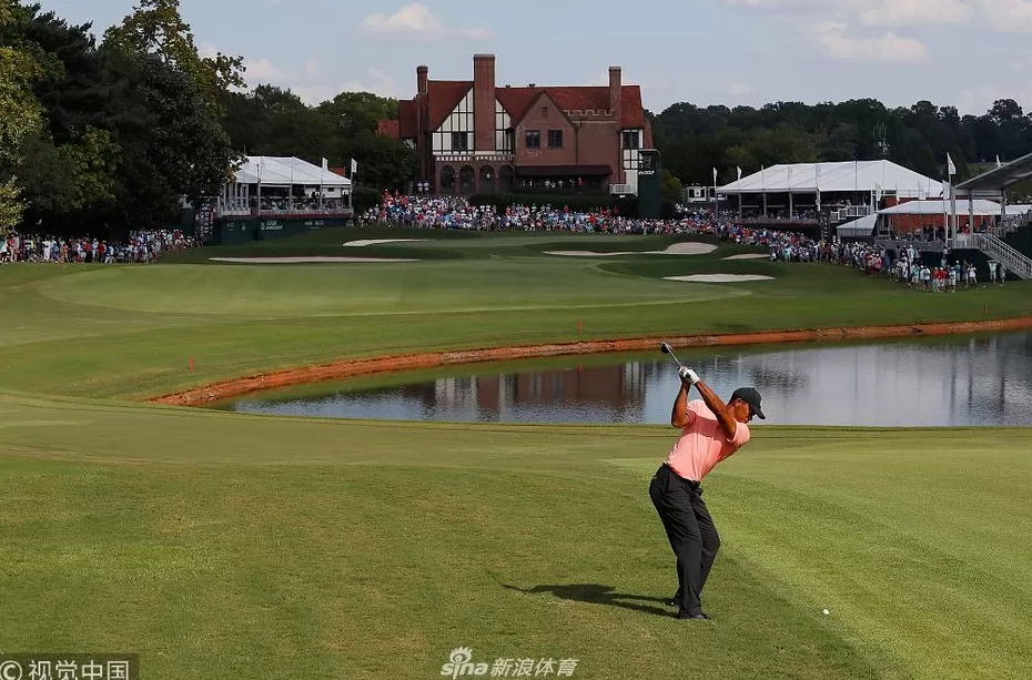 猛虎长啸东湖岸，巡回锦标赛首轮伍兹射鹰登顶-第7张图片-康盛风体育资讯官网 - 专业体育赛事报道与运动服饰潮流指南平台
