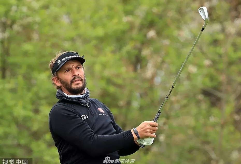 欧巡赛奥地利公开赛第三轮战罢 领先榜争夺激烈瞬间掠影-第7张图片-康盛风体育资讯官网 - 专业体育赛事报道与运动服饰潮流指南平台