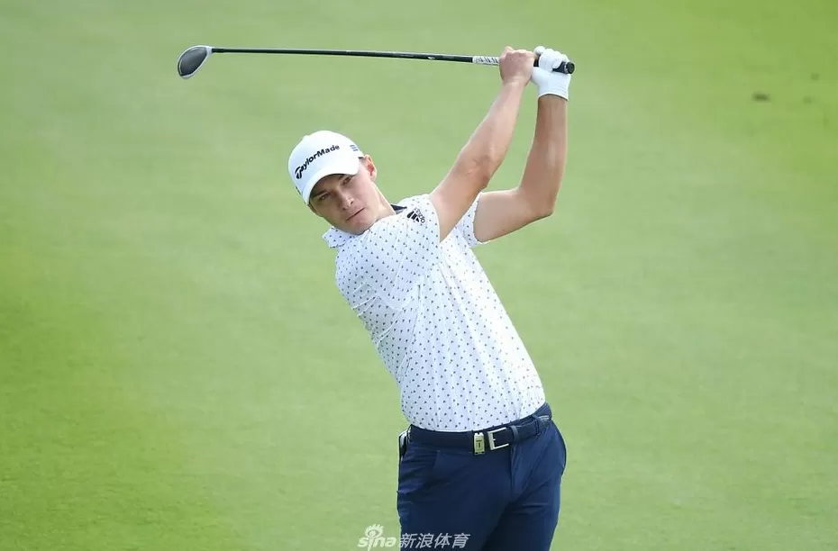 欧巡赛阿曼公开赛激战正酣 多国名将并列领先争冠-第7张图片-康盛风体育资讯官网 - 专业体育赛事报道与运动服饰潮流指南平台