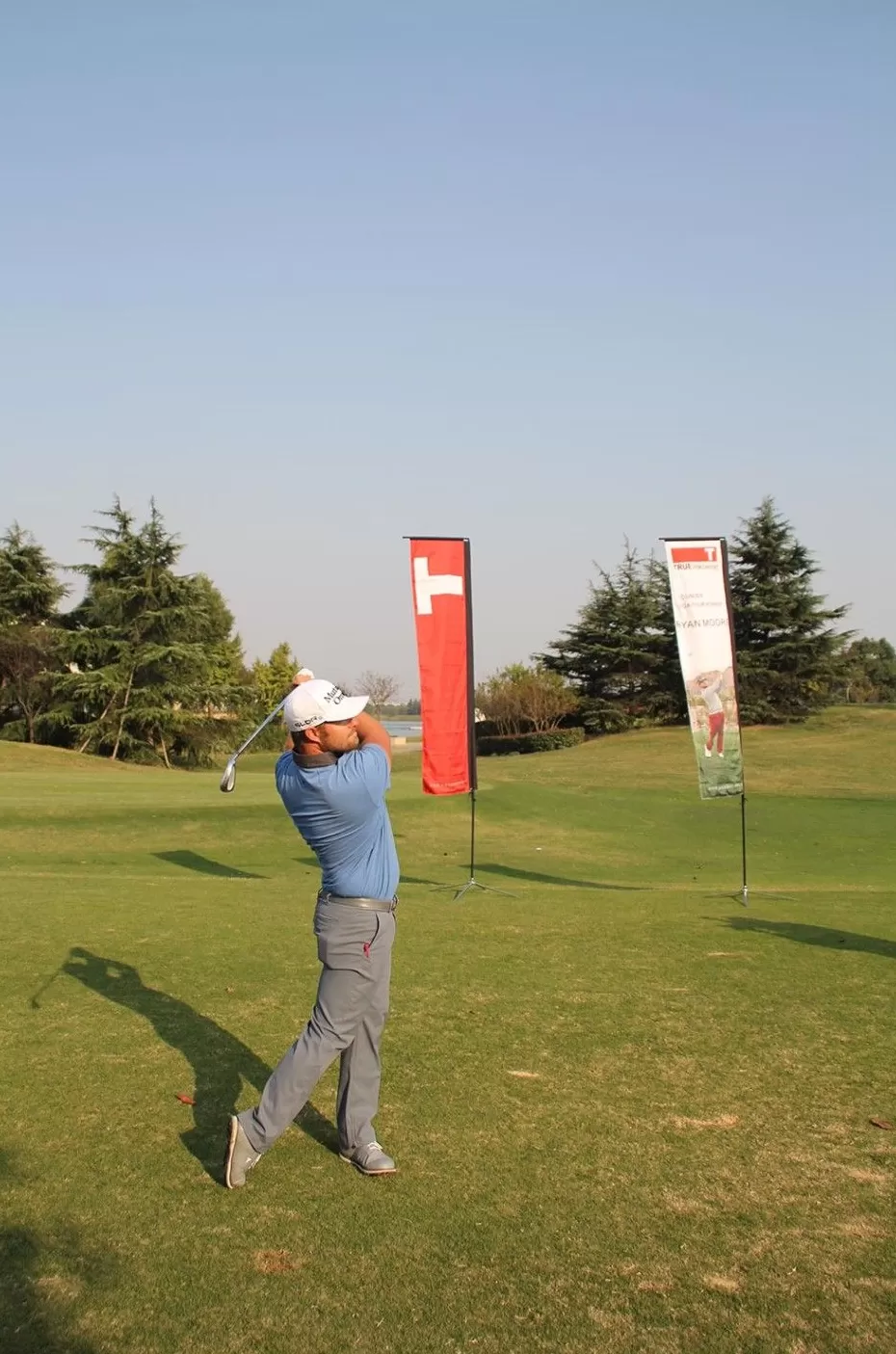 球场上的创新者：赖恩·摩尔与他的高尔夫哲学-第4张图片-康盛风体育资讯官网 - 专业体育赛事报道与运动服饰潮流指南平台