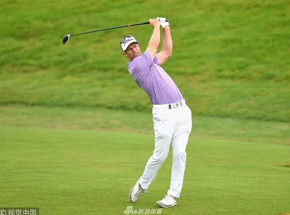 瑞典黑马惊艳巴黎国家高尔夫俱乐部领先法国公开赛次轮-第3张图片-康盛风体育资讯官网 - 专业体育赛事报道与运动服饰潮流指南平台