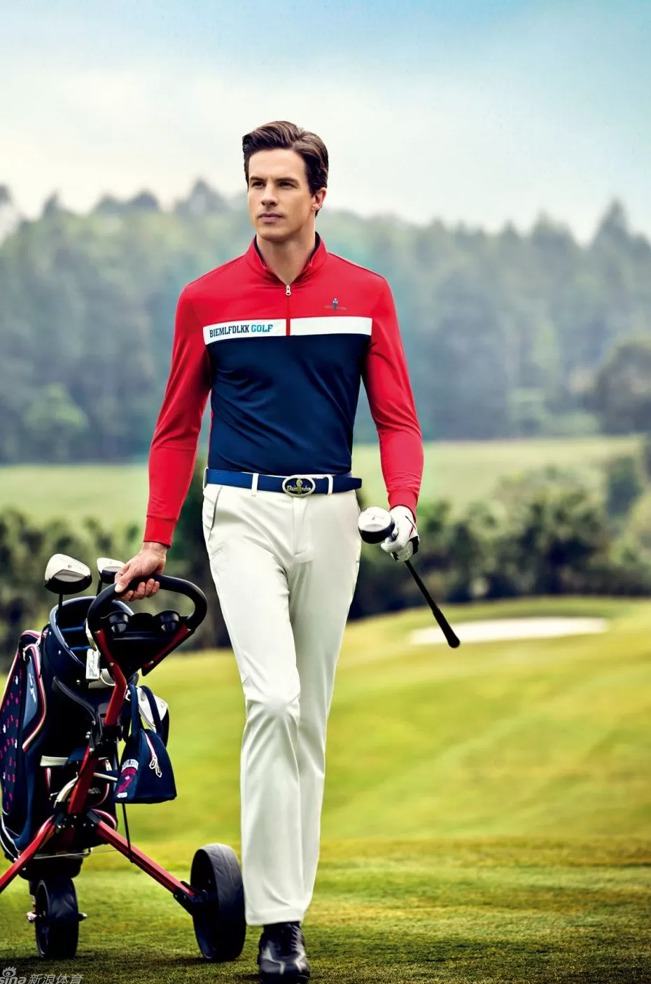 比音勒芬秋日诗篇优雅挥杆时尚大片-第7张图片-康盛风体育资讯官网 - 专业体育赛事报道与运动服饰潮流指南平台
