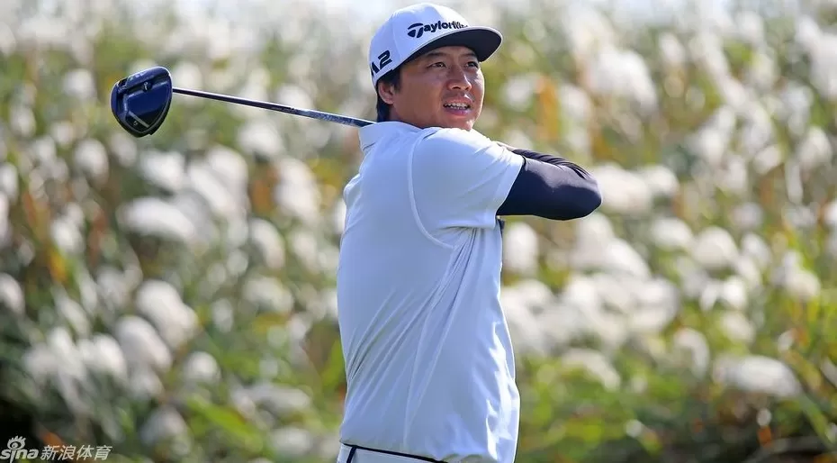 江湖老炮加洞绝杀登顶武林盟主 五十八岁白Tee冠军创历史-第3张图片-康盛风体育资讯官网 - 专业体育赛事报道与运动服饰潮流指南平台