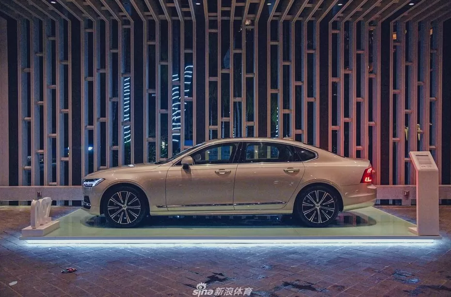 沃尔沃高尔夫挑战赛巅峰对决：宋雨轩三亚鹿回头一杆定乾坤-第4张图片-康盛风体育资讯官网 - 专业体育赛事报道与运动服饰潮流指南平台