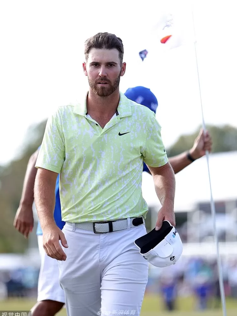 科克拉克的辉煌逆转：休斯敦公开赛的荣耀之战-第6张图片-康盛风体育资讯官网 - 专业体育赛事报道与运动服饰潮流指南平台