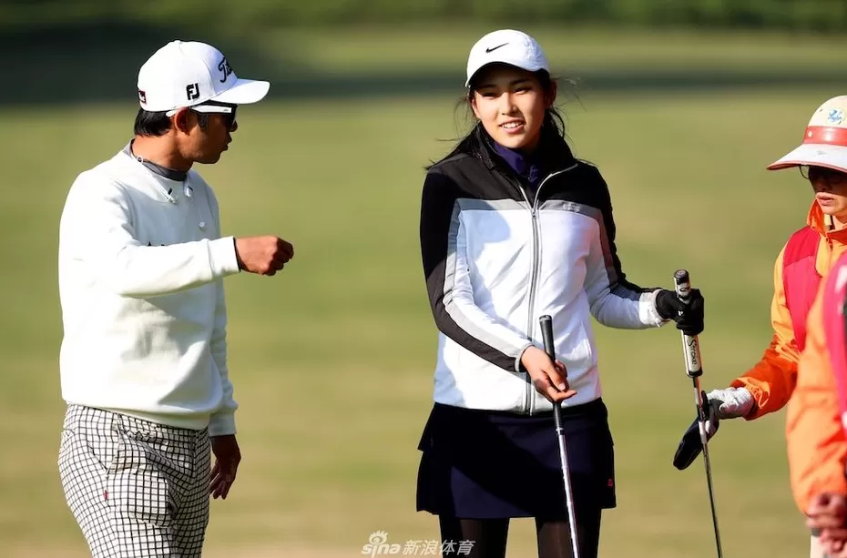 穗城绿茵展英姿 少年挥杆逐梦时-第6张图片-康盛风体育资讯官网 - 专业体育赛事报道与运动服饰潮流指南平台