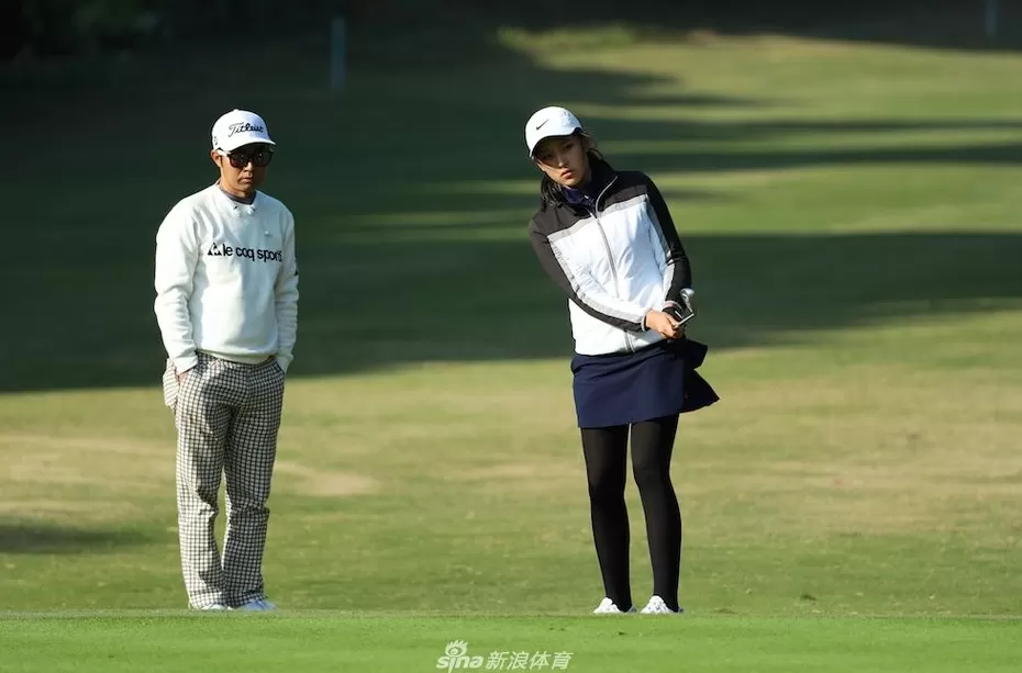 穗城绿茵展英姿 少年挥杆逐梦时-第7张图片-康盛风体育资讯官网 - 专业体育赛事报道与运动服饰潮流指南平台